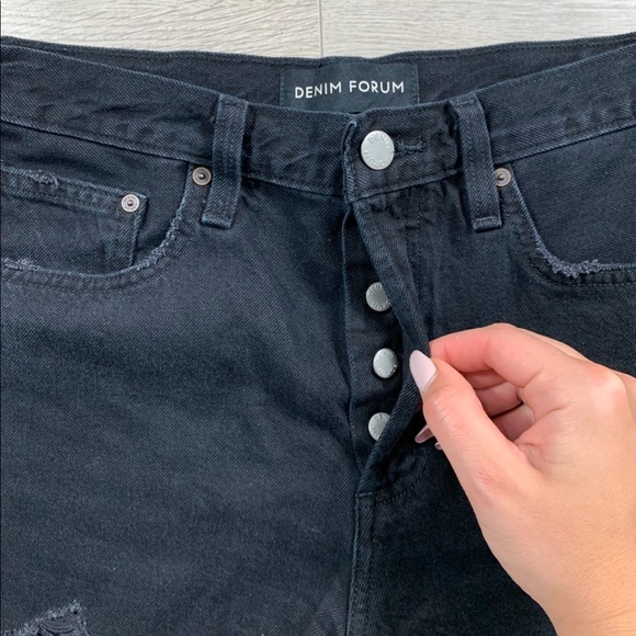 Aritzia Denim Forum The Yoko Black Jean Shorts - Picture 6 of 11